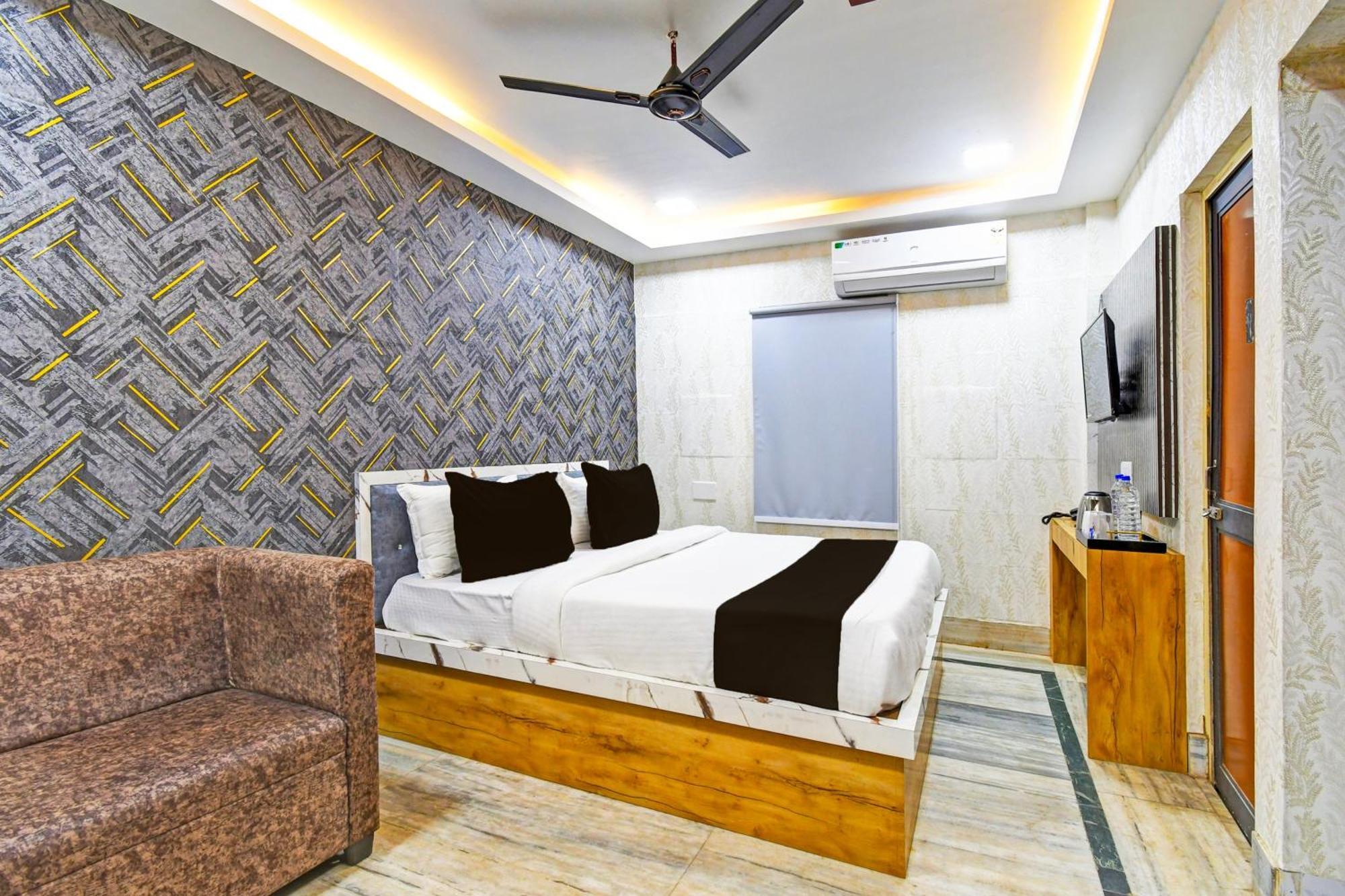 Super Hotel O Maa Bhubaneswari Hotel Buitenkant foto