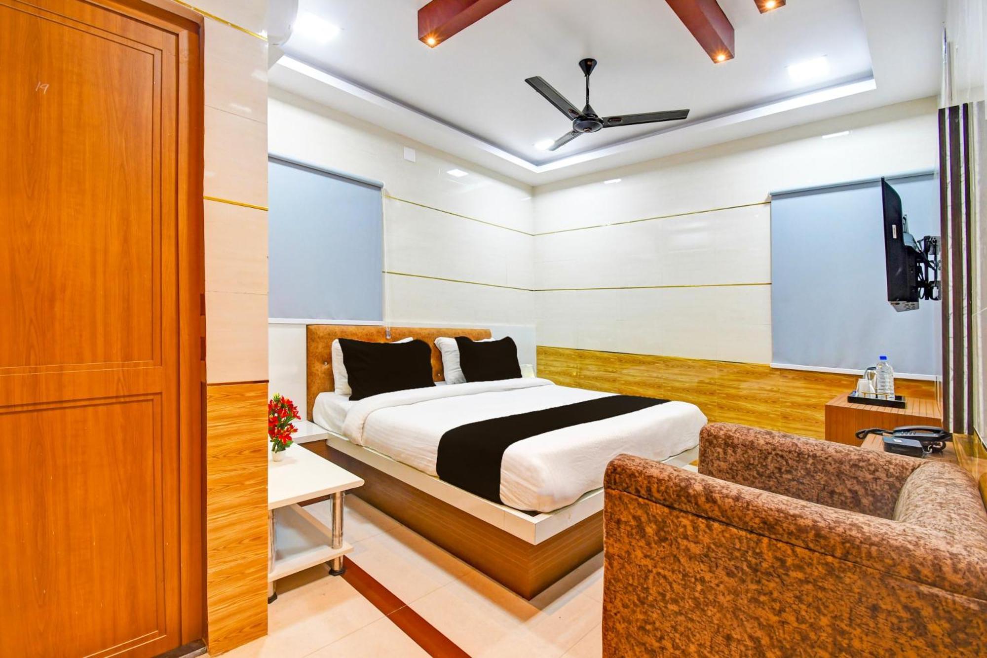Super Hotel O Maa Bhubaneswari Hotel Buitenkant foto