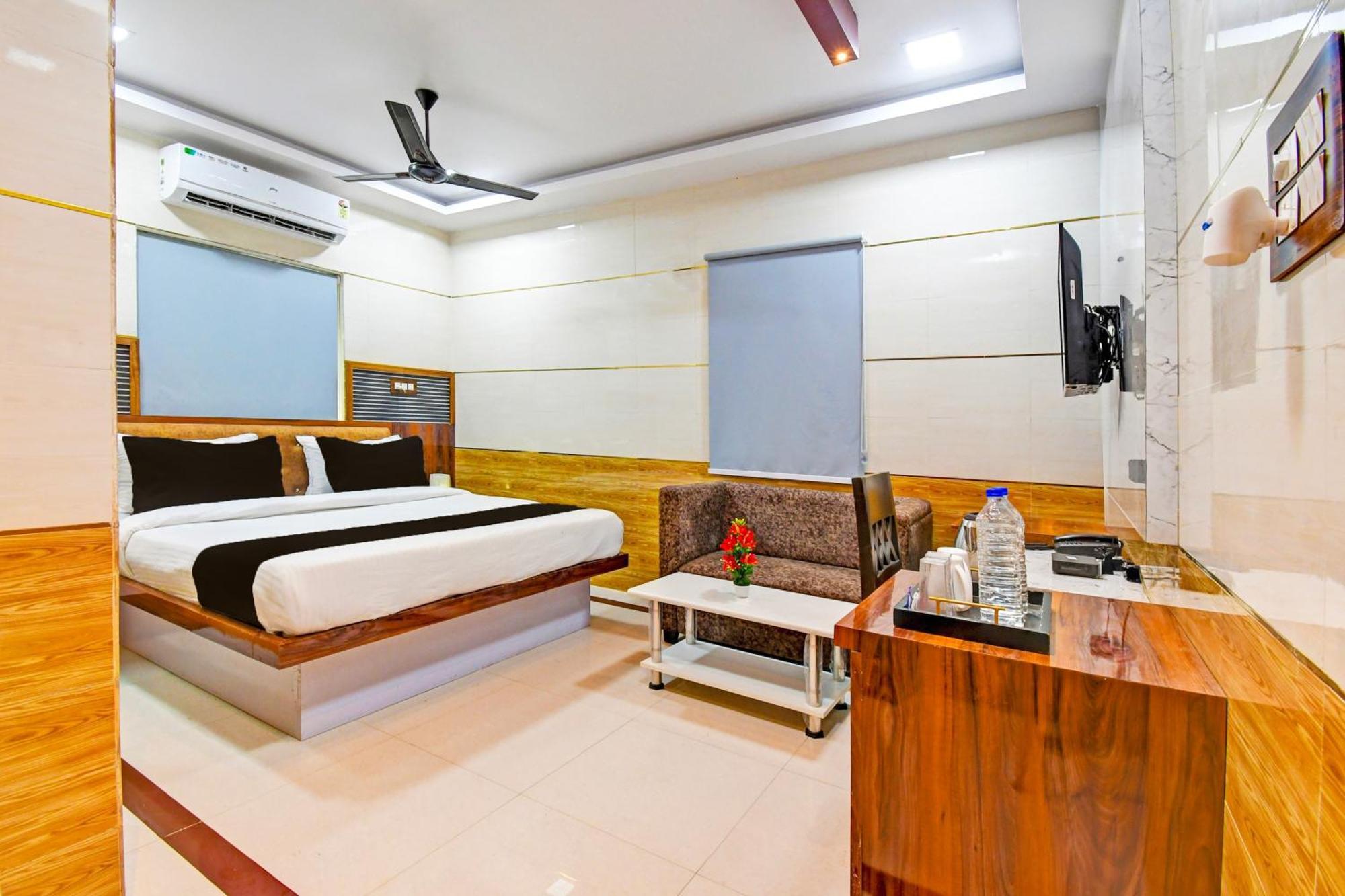 Super Hotel O Maa Bhubaneswari Hotel Buitenkant foto